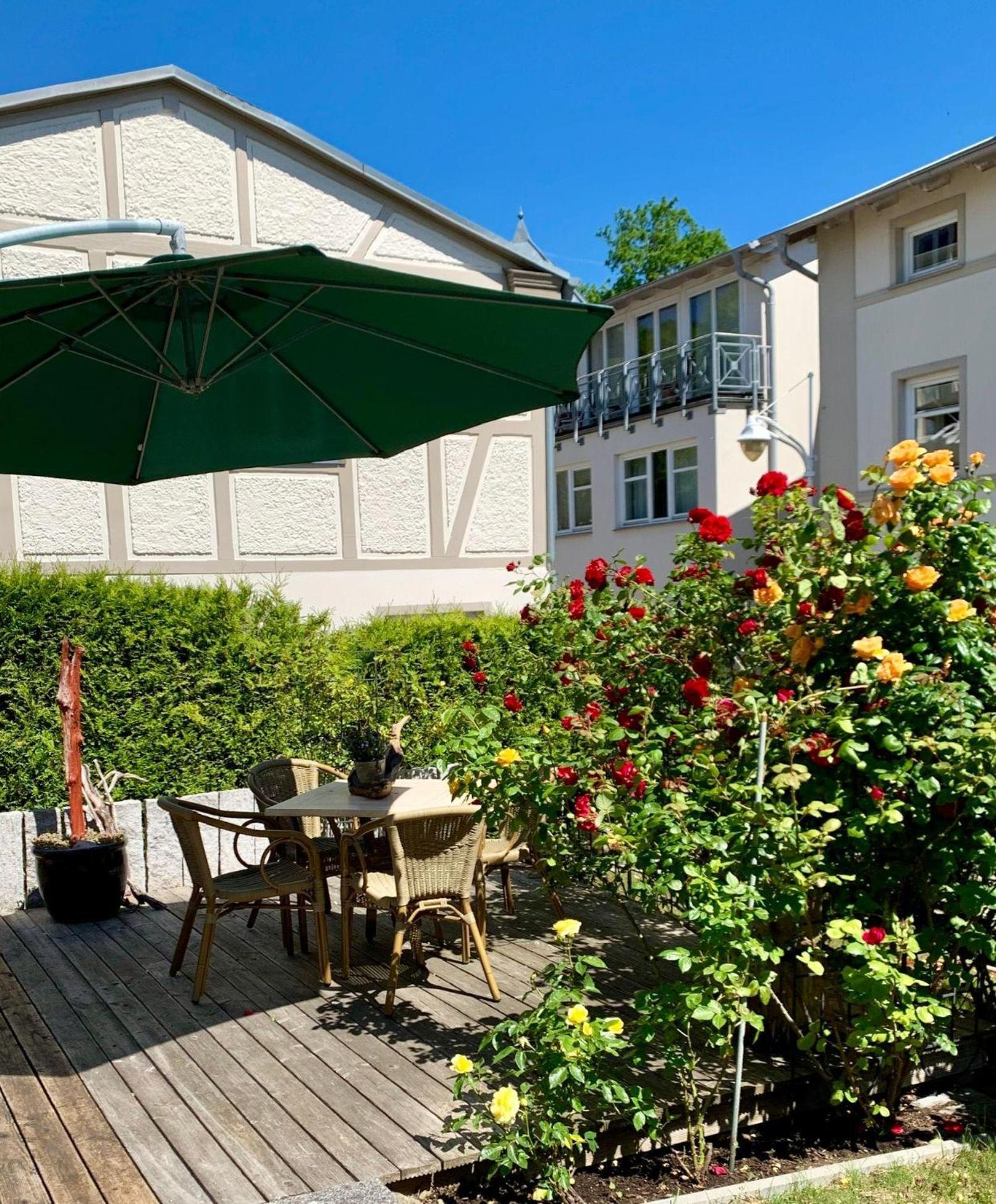 Villa-Rosengarten-Ferienwohnung-Baumhaus-Mit-Seeblick Sassnitz Exterior foto